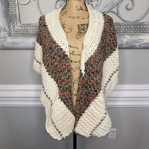 Vintage Crocheted Ladies Shawl Pockets 59in EUC‎